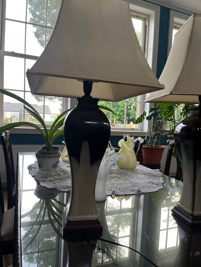 2 table lamps