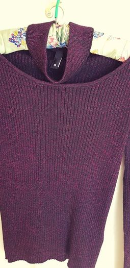 H&M Divided Jumper - Small