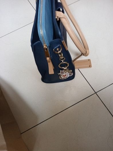 Manatary Large  Navy Handbag.   New - No Tag.
