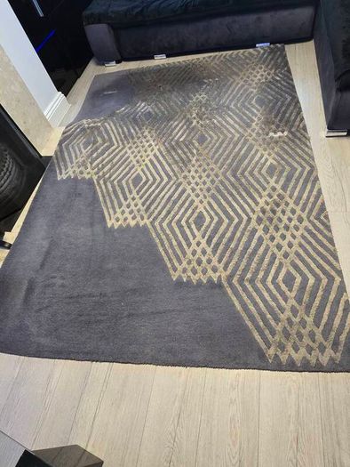 Grey rug