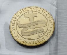 Ireland welcomes the pope August 2018 medal