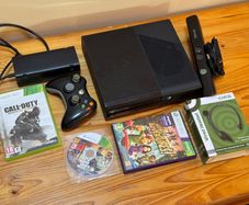 Xbox 360 E 250GB + Kinect