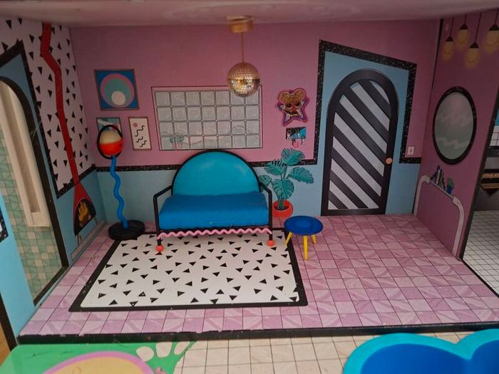 lol omg surprise house