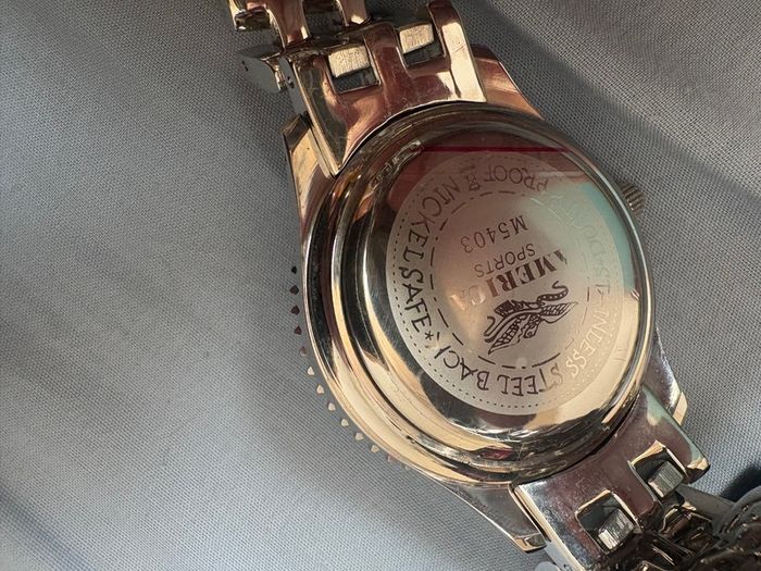 America Quartz watch M5403