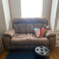 2 seater sofa comfortable and great condition