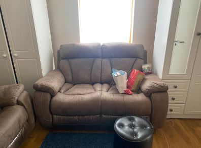 2 seater sofa comfortable and great condition