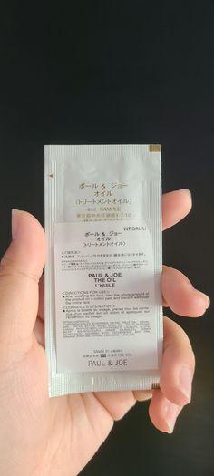 Paul & Joe The Oil L'huile Sachet in 4ml