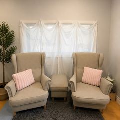 Armchairs and foot stool set