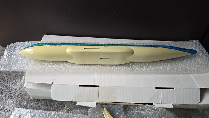 1:130 scale KLM Boeing 747-400 Travel agent model