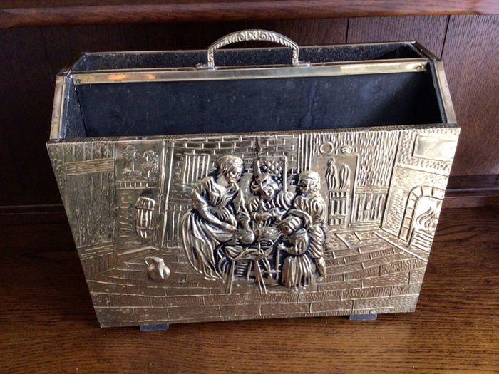 Hammered Brass Magazine Box Rack