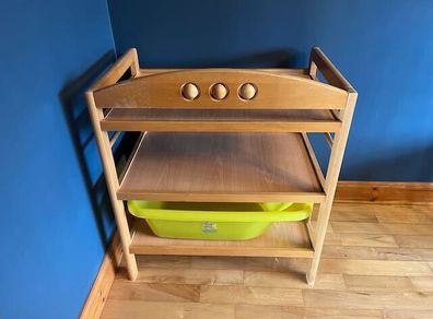 Changing table and bath