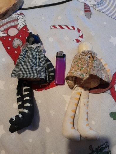 Sitting cat ornaments