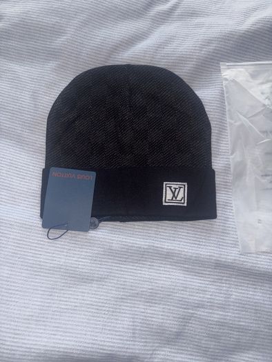 lv hat