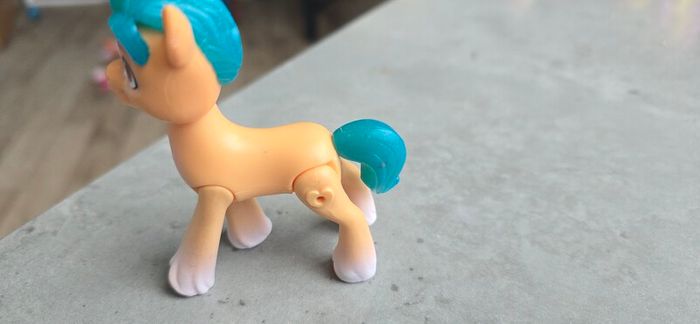 4euro Each - Select in comments - New Generation Moulded 3 inch  Figure Sparkle Glitter Hasbro Crystal Adventure MLP G5 My Little Pony