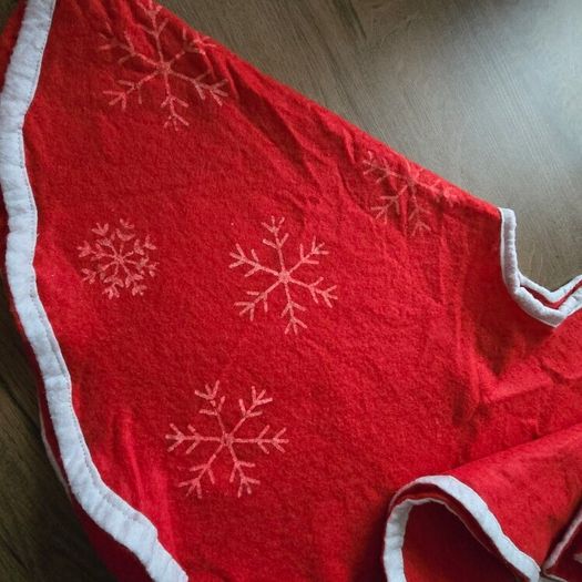 Christmas tree skirt