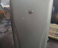 Beverly hills polo club  hard shell suitcase