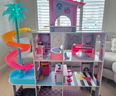 L.O.L Doll House