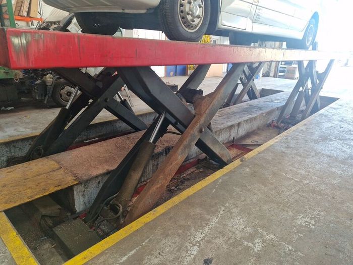 Hgv Truck Lift