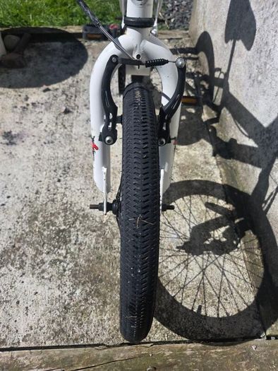 Apollo force 18 white BMX kids bike