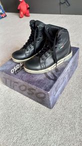 Vanucci motorcycle boots/sneakers