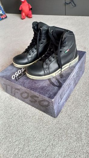 Vanucci motorcycle boots/sneakers