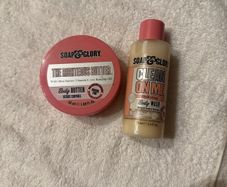 1 x Soap & Glory Body Butter. 1 x Soap & Glory Body Wash