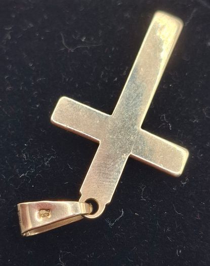 Vintage 9ct gold cross