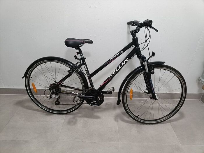 As new condition ladies bike Kelly's size 17inch S/M