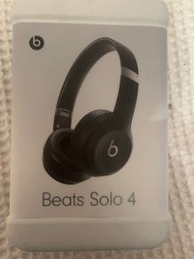 New unopened beats solo 4