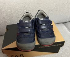 Toddler sneakers, size 23 (6)