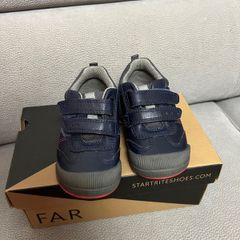 Toddler sneakers, size 23 (6)