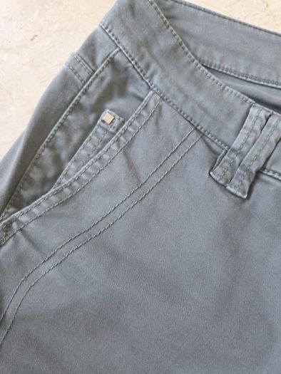 Tommy Hilfiger sage green trousers uk 8-10