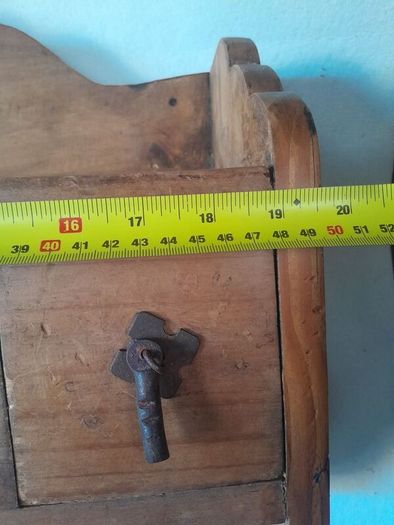 Mexican pine wall rack
