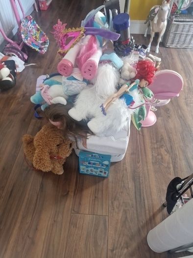 girl's toys up to age 9 mix