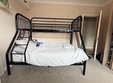 Bunk Bed Double on bottom & Single on top