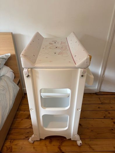 Babylo bath and baby changing table