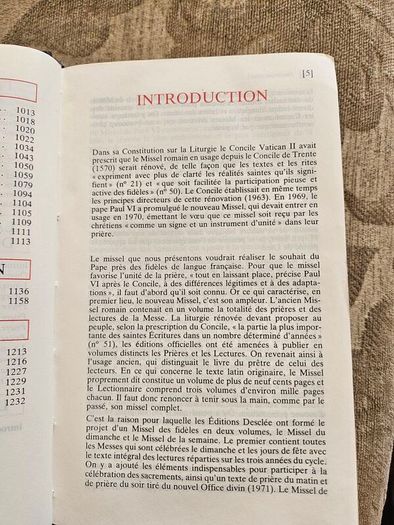 Missel Du Dimanche. French Sunday Missal.  In Good Condition.  See Photos For Same.