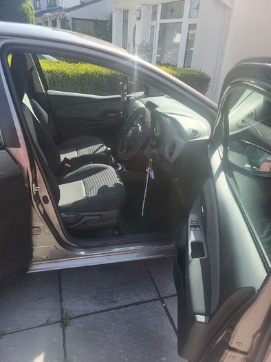 Toyota Yaris 2019, very low mileage, low car tax