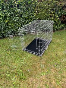 Medium / Large 36" Dog Crate. 2 Doors & Carry Handle (Very Good Condition)