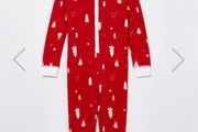 Leigh tucker willow Nollaig Shona onesie pyjamas