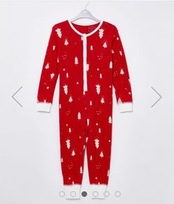 Leigh tucker willow Nollaig Shona onesie pyjamas