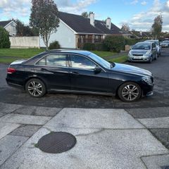 Mercedes 220 e
