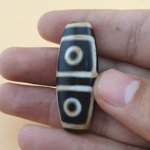 Vintage 4 Eyes Himalayan Tibetan Agate Bead Amulet