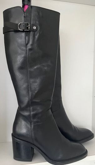 Clarks Black Leather Boots Knee High.  Ladies Size Uk 6.5  / Eu 40  In excellent lightly used Condition.