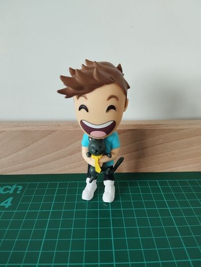 Dennis Youtooz no89 Vinyl Figure