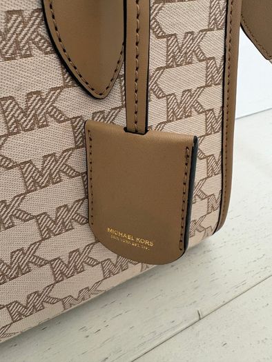 New Authentic Michael Kors bag