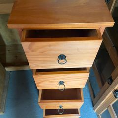 Tall drawers.