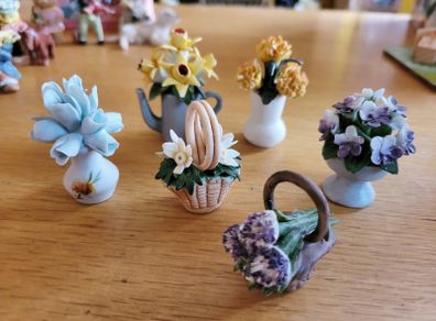 Collectible miniature flowers