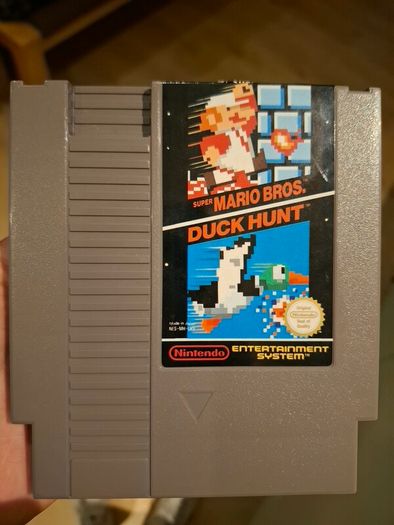Nintendo NES Action Set Console  Complete In Box w/ Mario Duck Hunt & Zapper