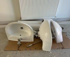 3x Brand New Bathroom Sinks, Pedestals & Mixer Taps (New Build Removal)